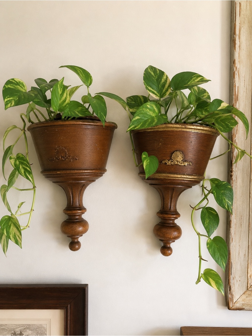 Vintage Faux Wood Resin Wall Pocket Planters Set of 2 Gold Trim sconces